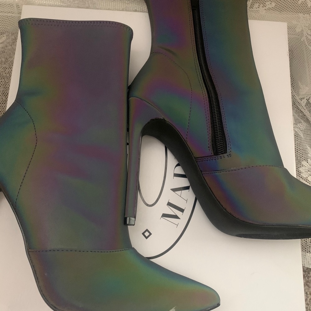 Whimsy Metallic Boot &’ matching clutch
